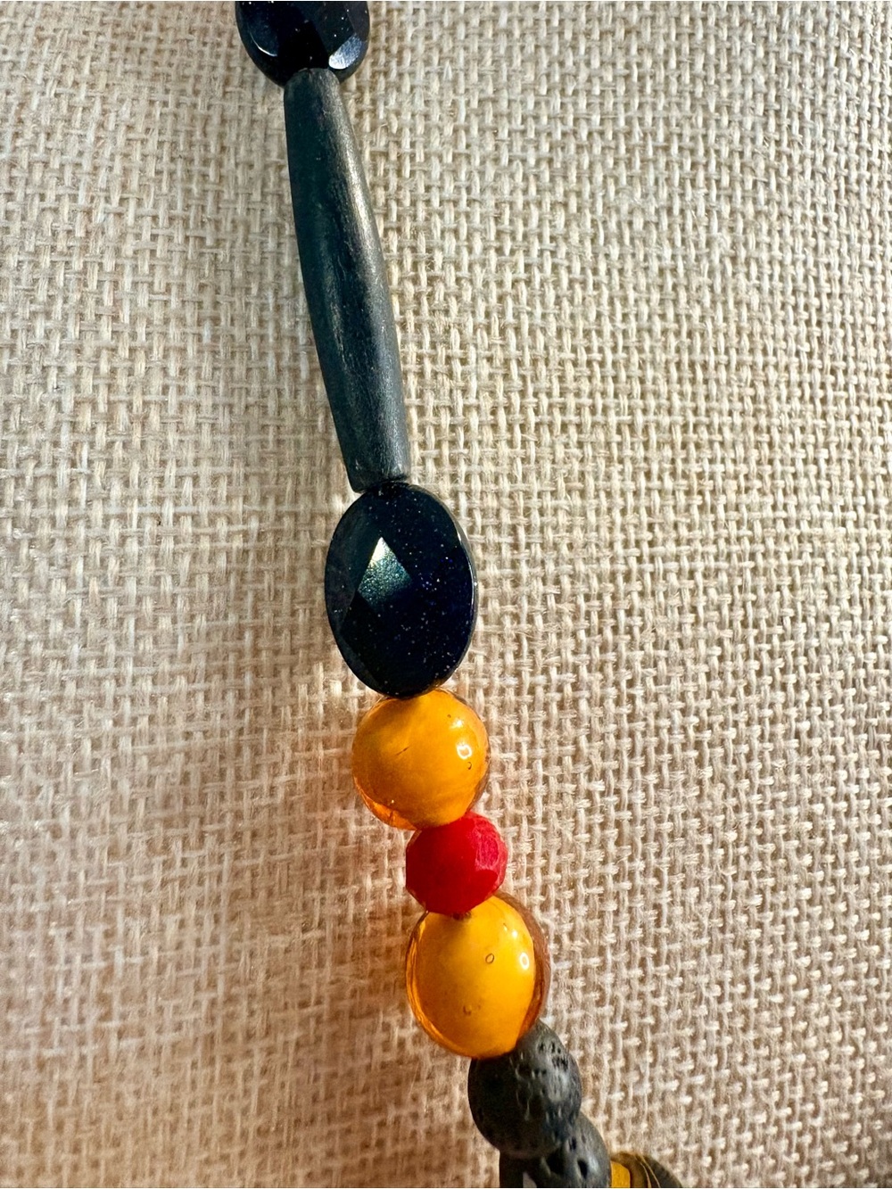 Artisan jewelry: “Pele” glass and stone necklace - Picture 4 of 6